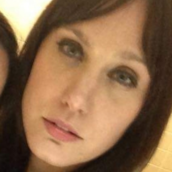 Meet your Posher, Betsy - Picture 2 of 2